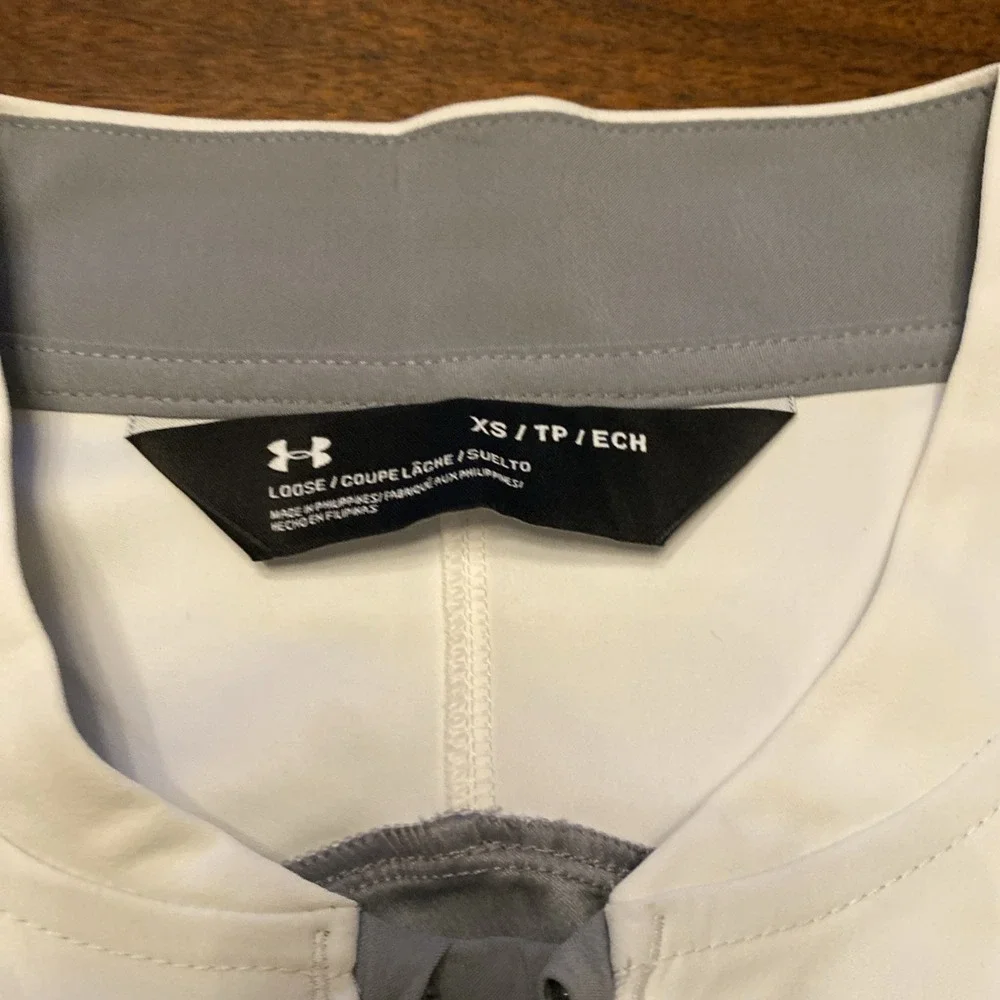 Under Armour Shirt‎ Men XS Gray/White Stretch 1/4 Zip Side Zip Mesh Sports